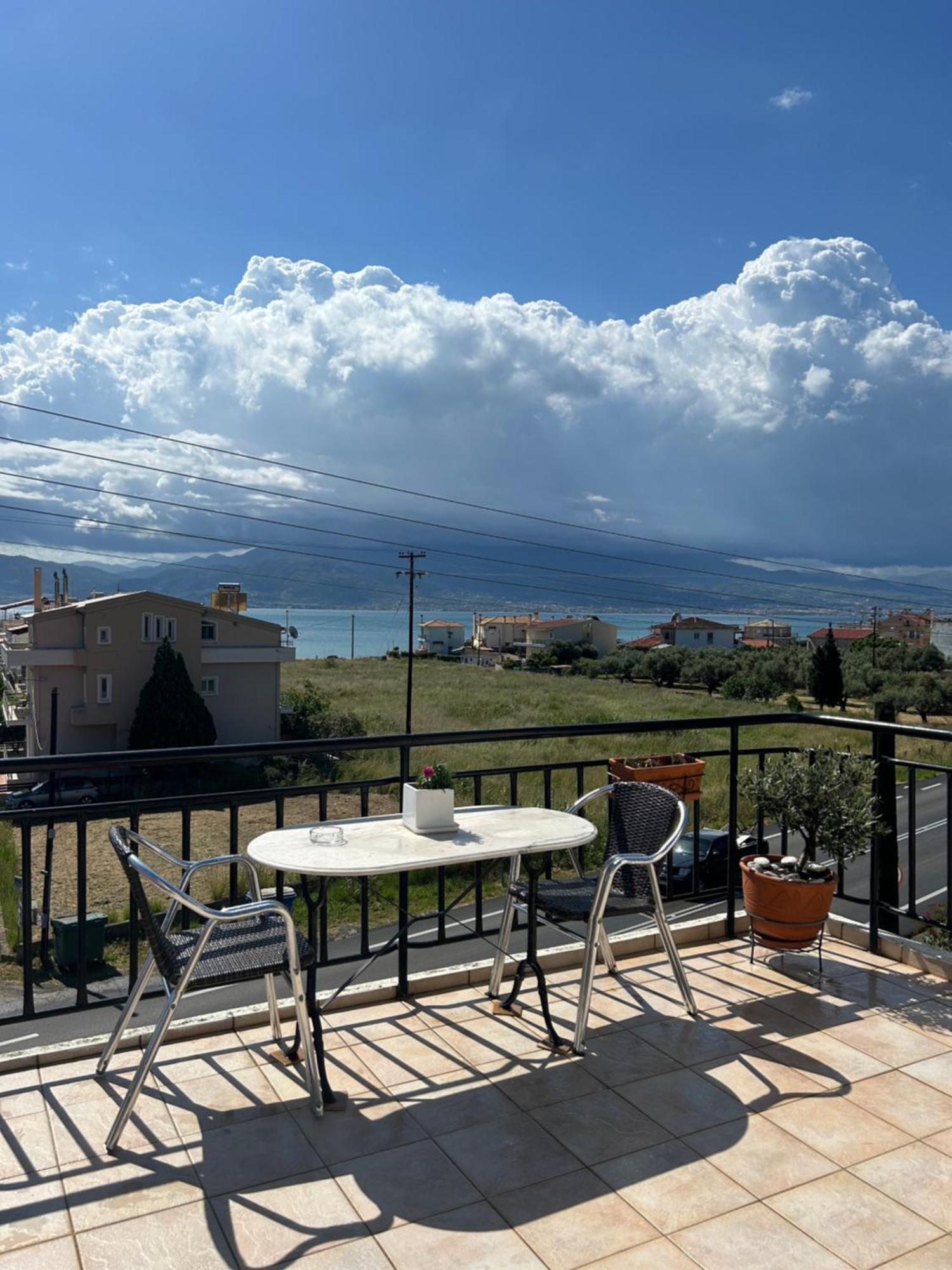 Lena S Apartment Nafpaktos Luaran gambar